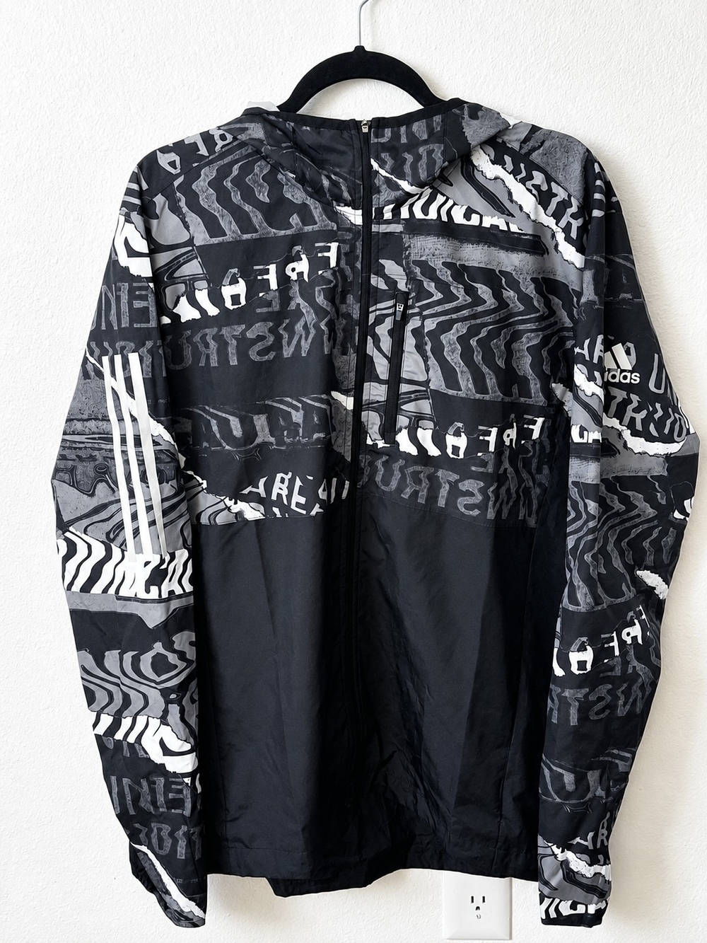 Adidas Own The Run ED9284 Men’s L Graphic Hooded Running Jacket Black Gray